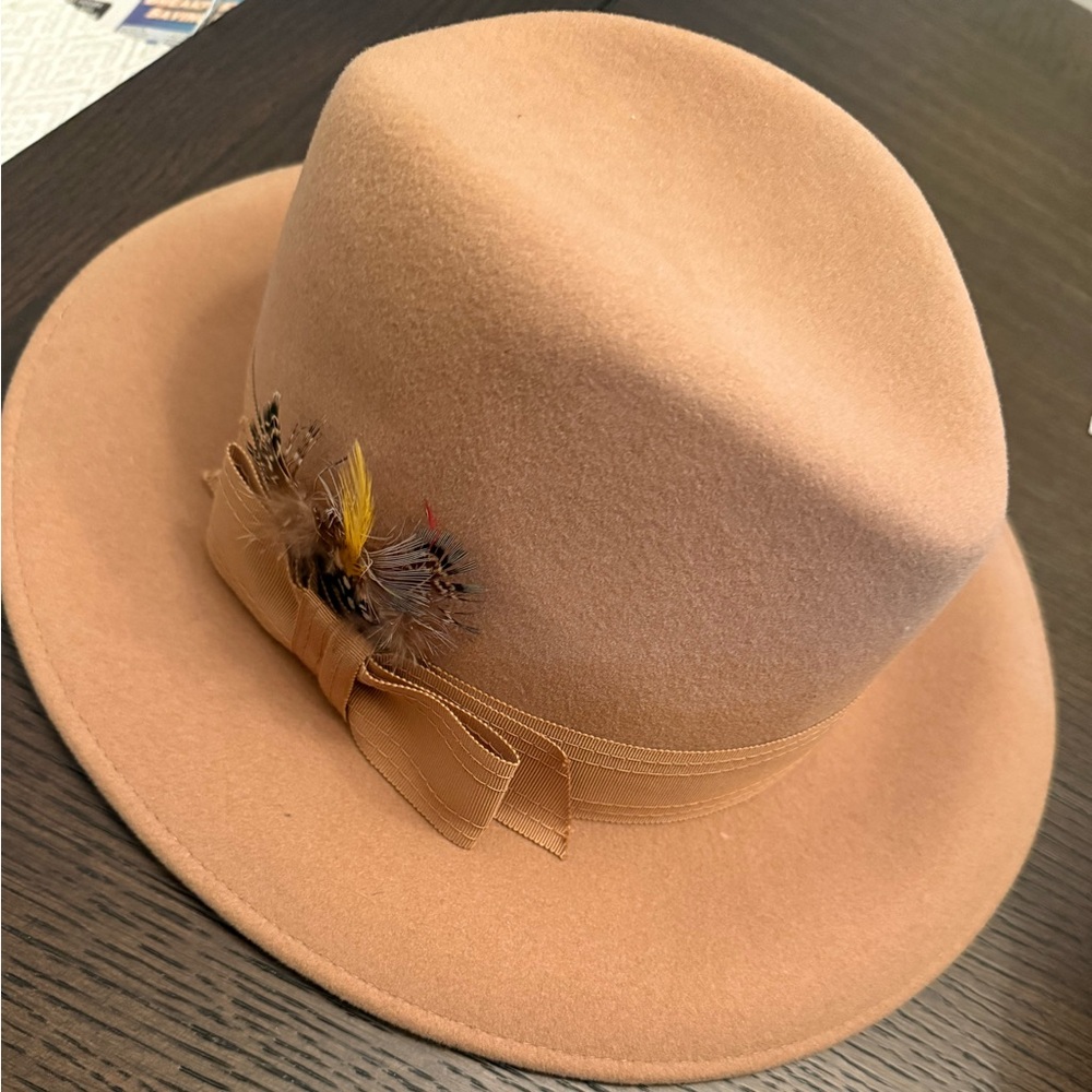 Chic Tan Fedora with Feather Detail
